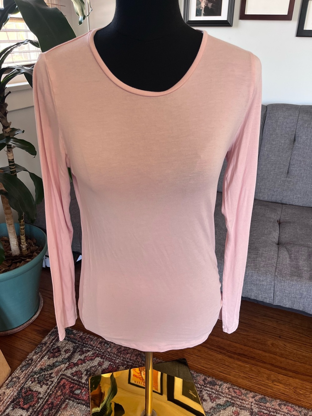 Majestic Filatures Classic Women's Long-Sleeve Crewneck Top - Light Pink size 5